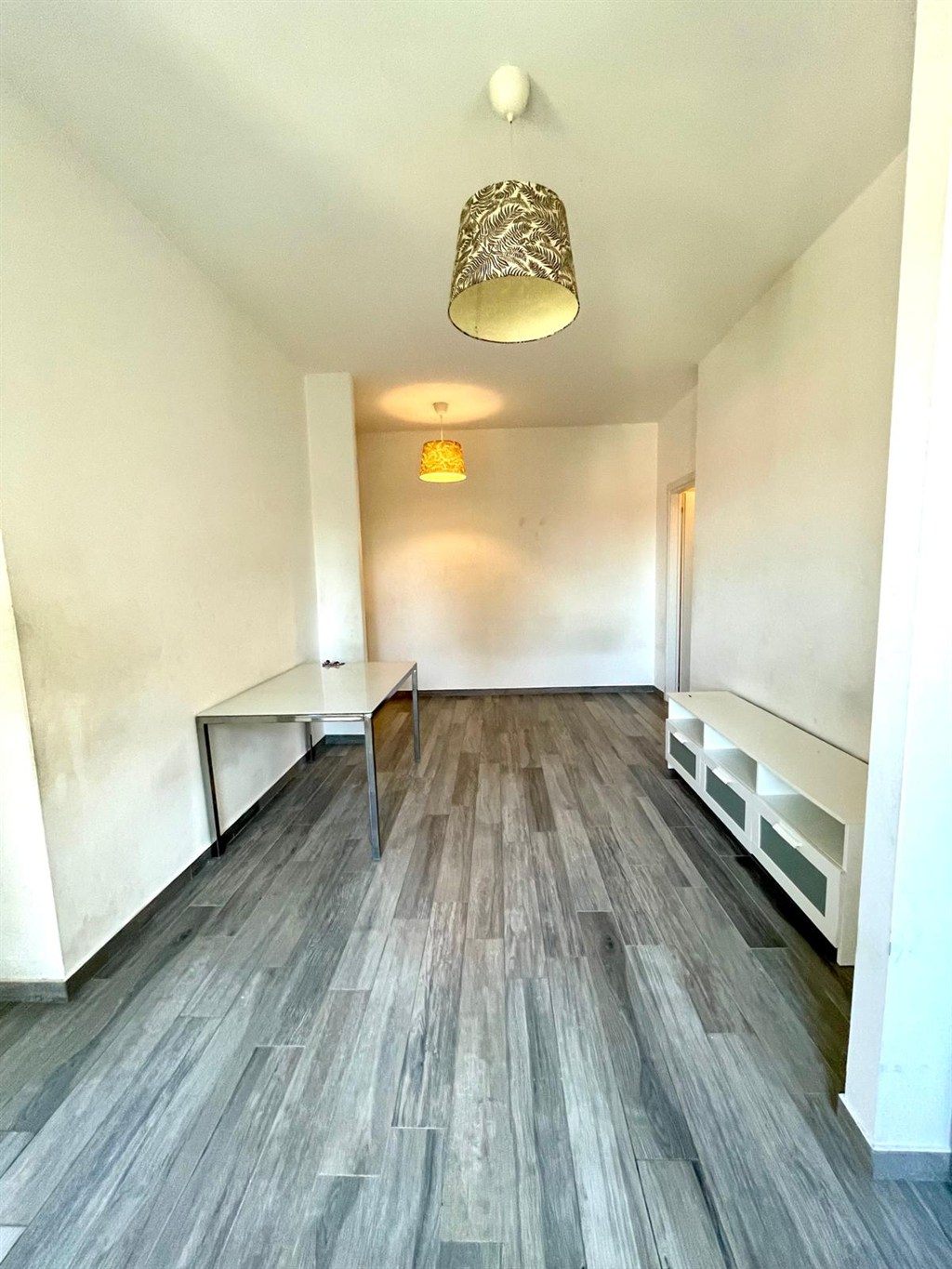 Bilocale panoramico completamente ristrutturato, subito disponibile + cantina e balconata