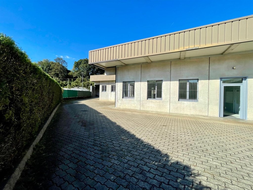 va2800 - capannone categoria D1 mq 600 + area esterna