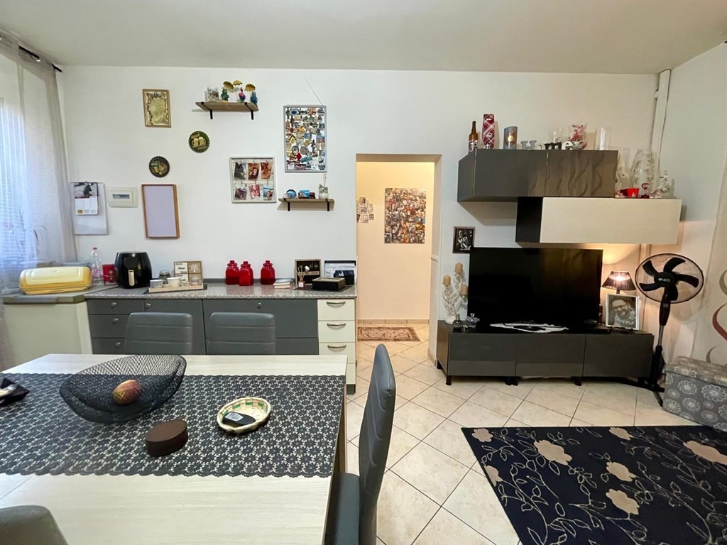 Ottimo appartamento quadrilocale indipendente - autonomo - nessuna spesa condominiale