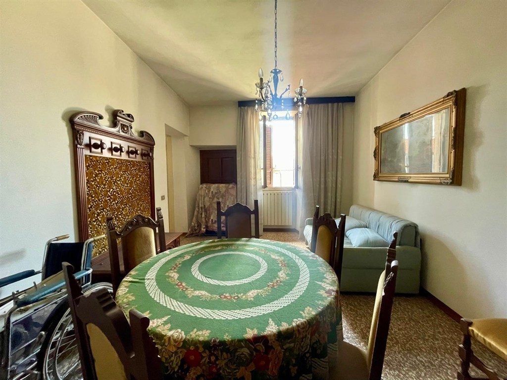 cdv69 - casa della nonna di 3 locali 2 bagni - area esterna privata recintata + box