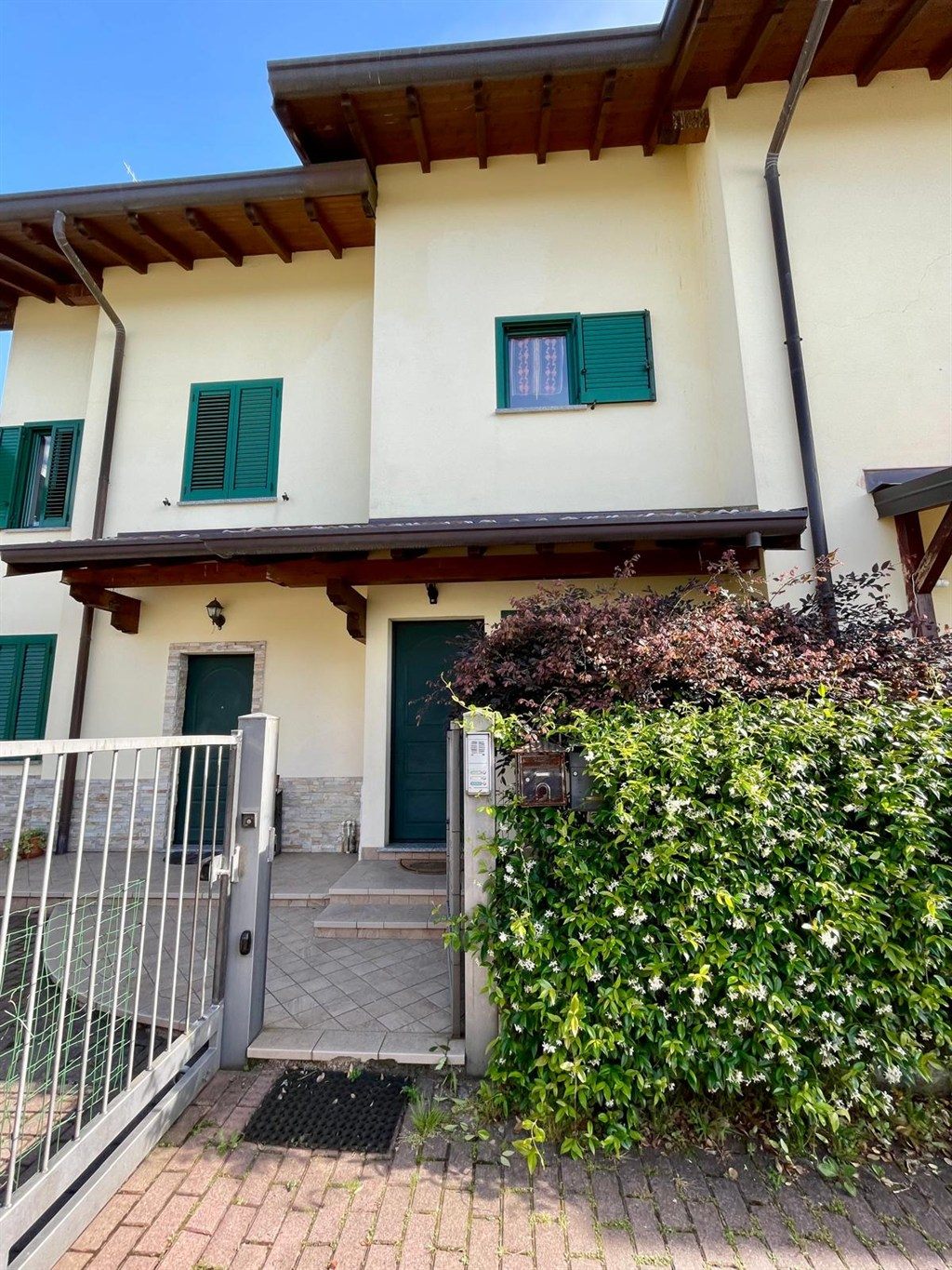 mrz630 - mansarda bilocale arredata con posto auto, solo 630 € tutte le bolletta incluse