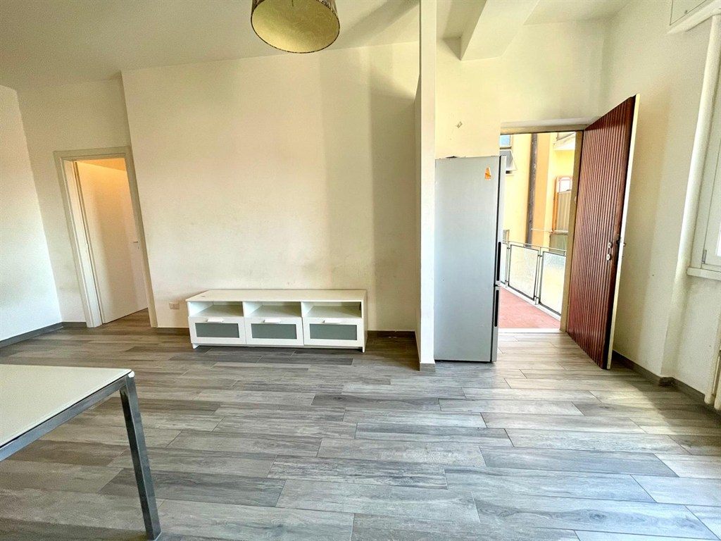 Bilocale panoramico completamente ristrutturato, subito disponibile + cantina e balconata