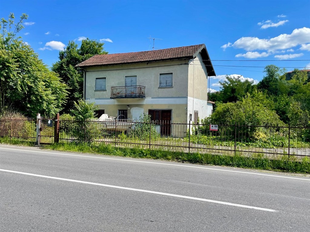 CASA INDIPENDENTE CON TERRENO MQ 800