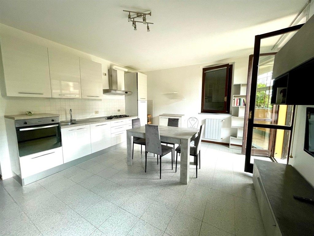 CONTRATTO DI 4 ANNI RINNOVABILI - MONOLOCALE ARREDATO CON TERRAZZINO – LIBERO SUBITO