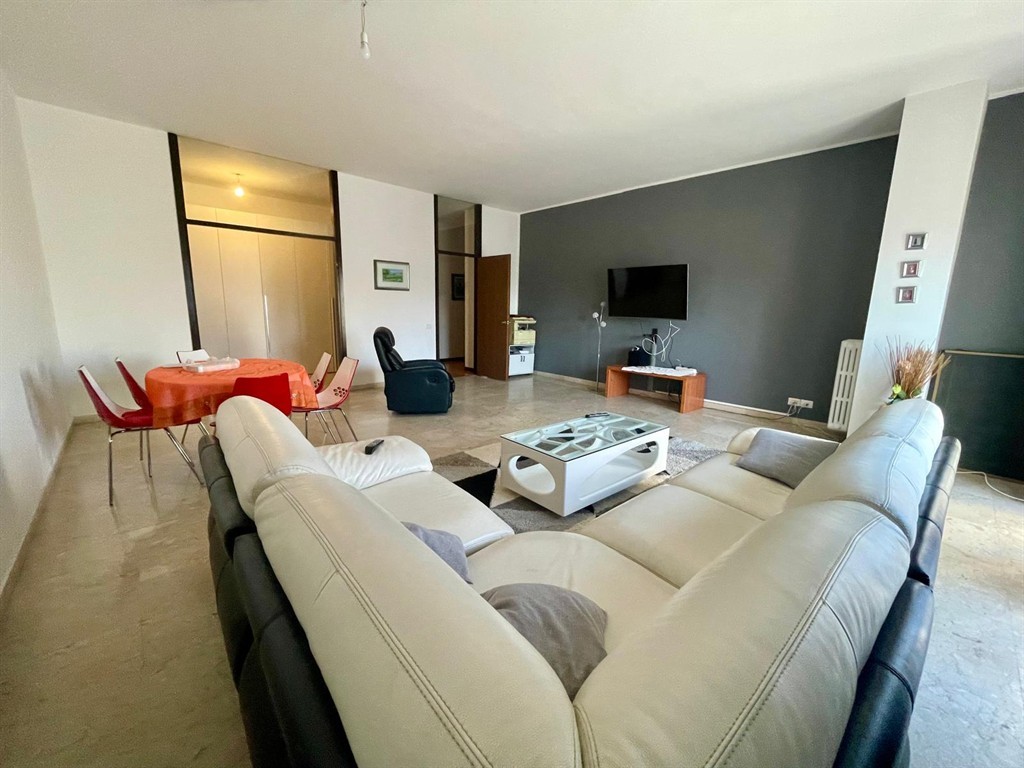gll1000 - grande trilocale arredato, spese condominali e riscaldamento inclusi