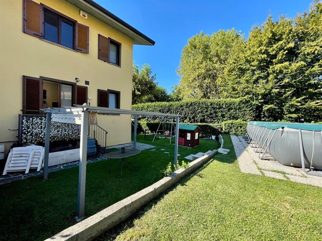gl285 - villa di testa 4 locali - doppi servizi - giardno mq 400 - box doppio