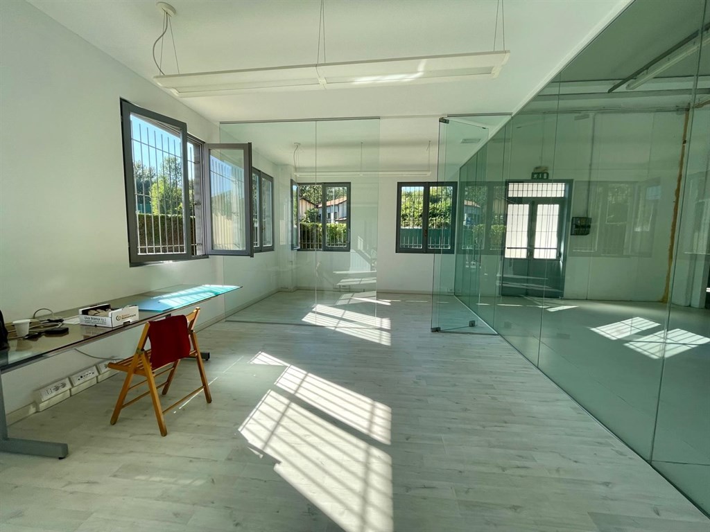 va2800 - capannone indipendente / laboratorio categoria D1 mq 600 + area esterna