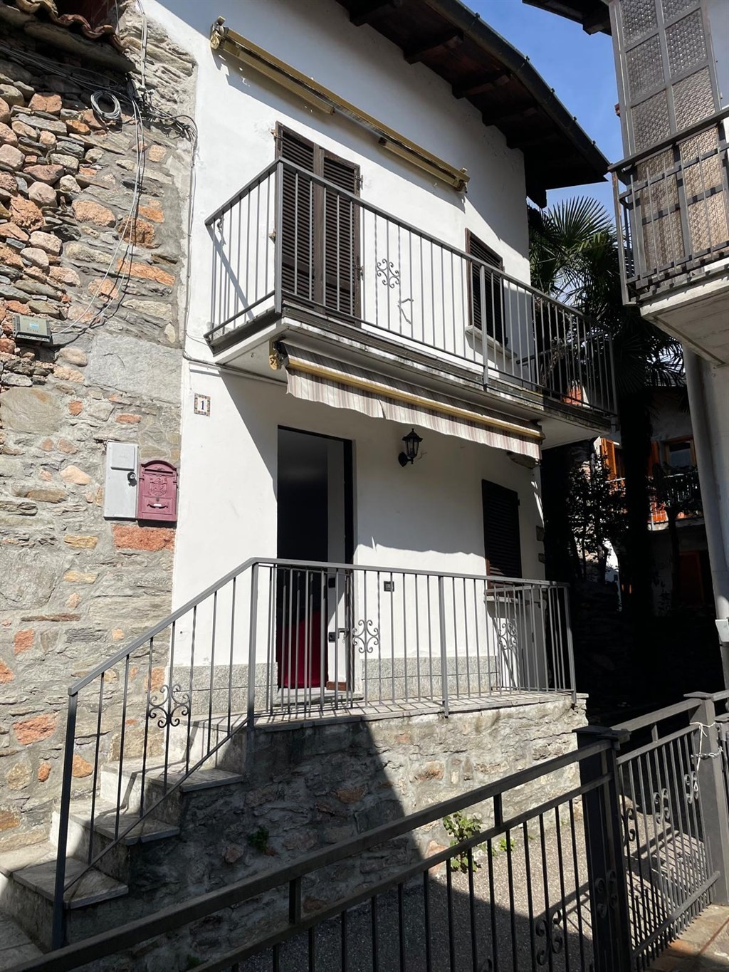 cm - ottima casetta indipendente 3 locali balconi .. libera subito