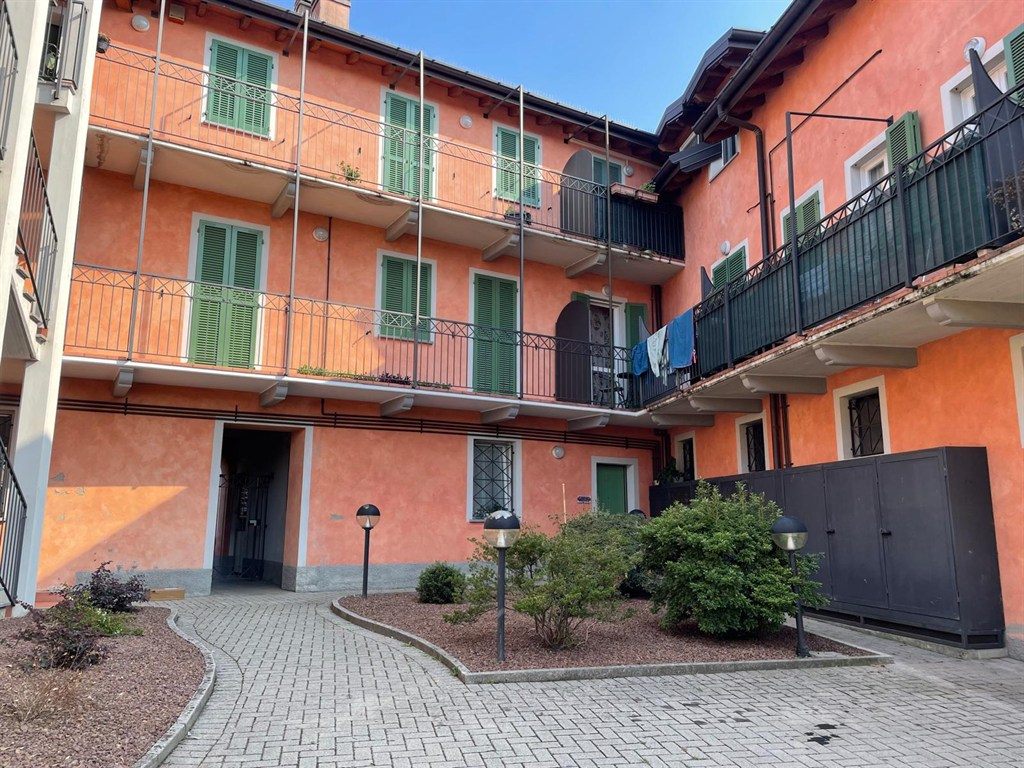 va580 - particolare monolocale loft  arredato + cantina e posto auto - contratto 4 anni rinnovabili