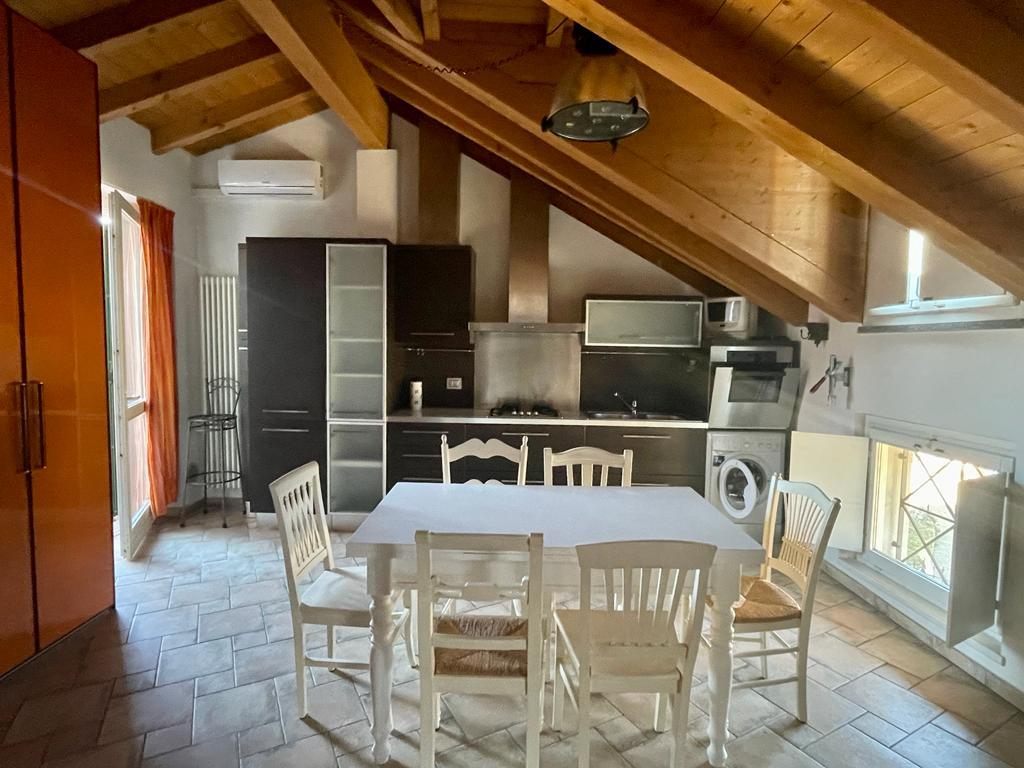 va580 - particolare monolocale loft  arredato + cantina e posto auto - contratto 4 anni rinnovabili