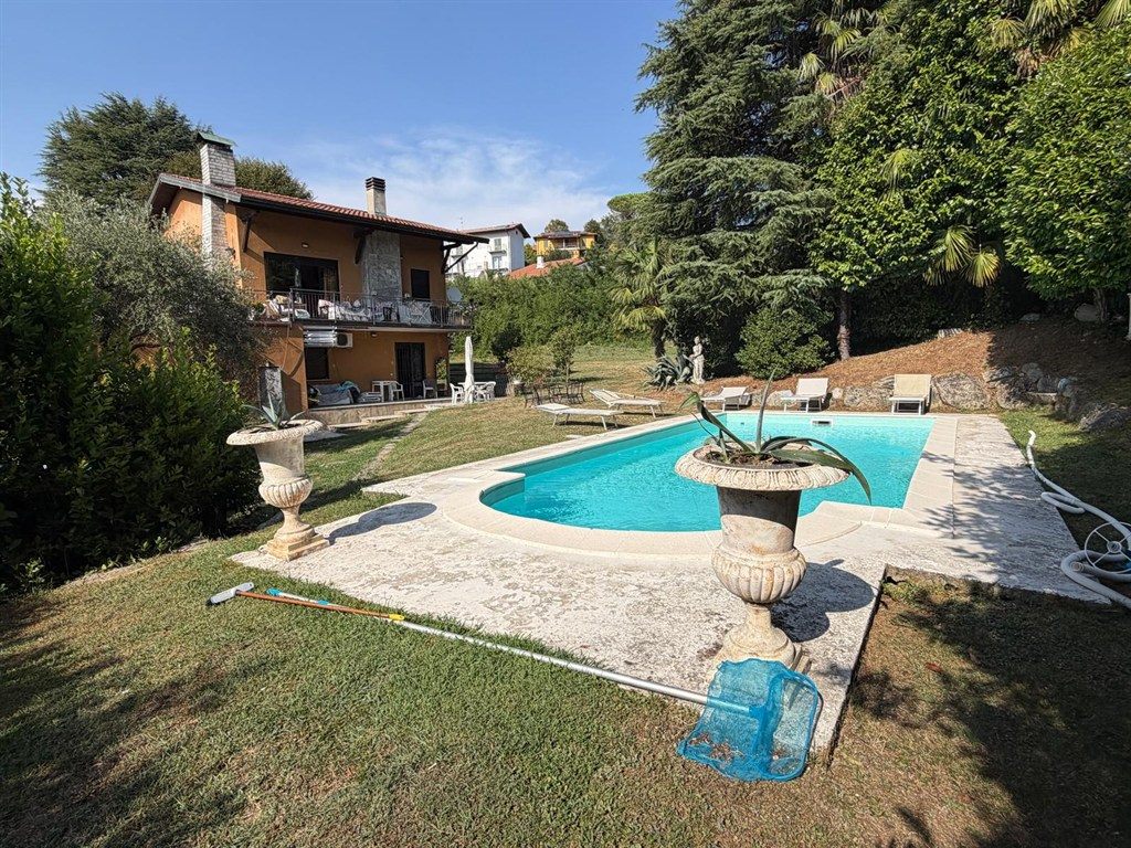 lgg590 - prestigiosa villa singola con ampio giardino, piscina e doppio box