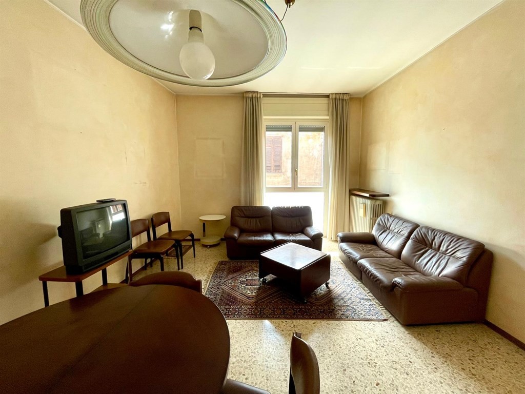 vo109 - ampio trilocale arredato ed indipendete box, cantina e soffitta