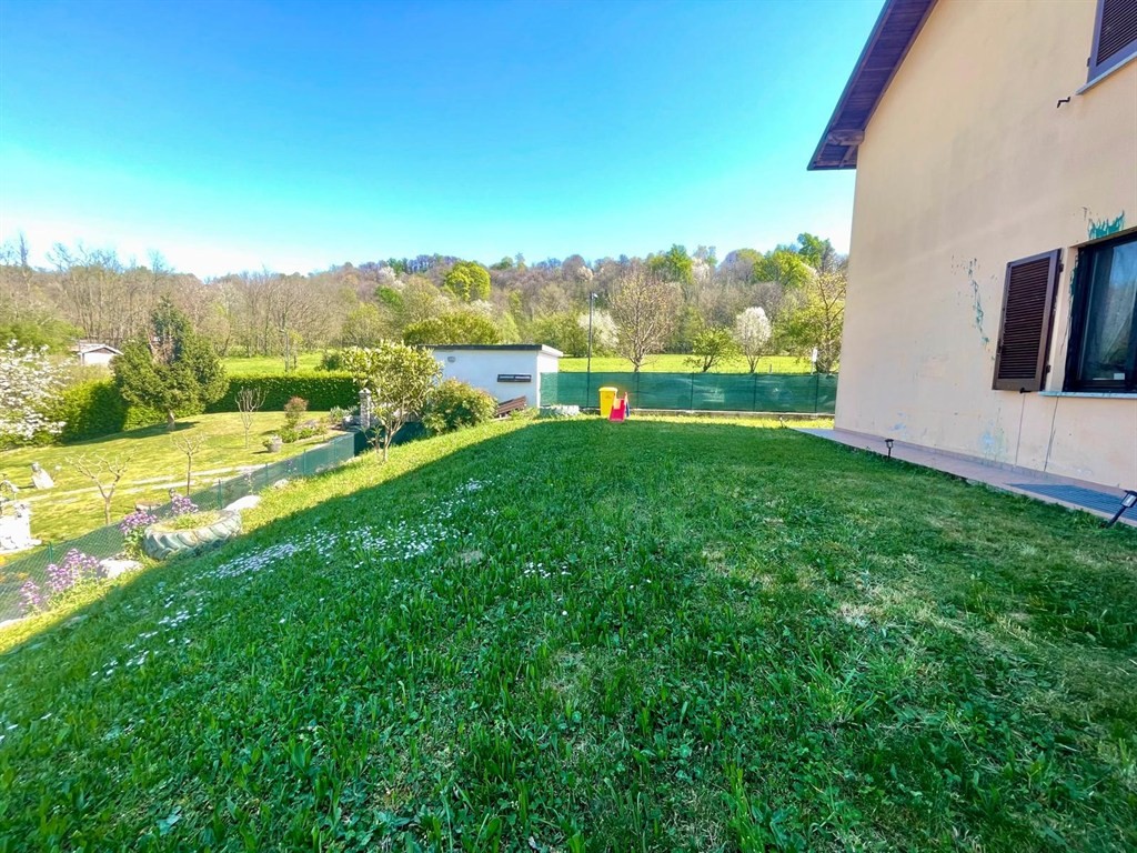 zzt920 - ampio trilocale con cucina arredata - ampio giardino - 2 box auto..